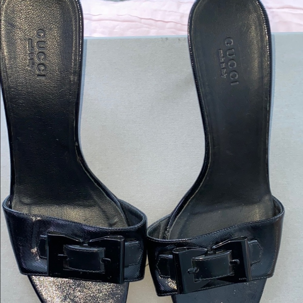 Black  Gucci’s kitten heels